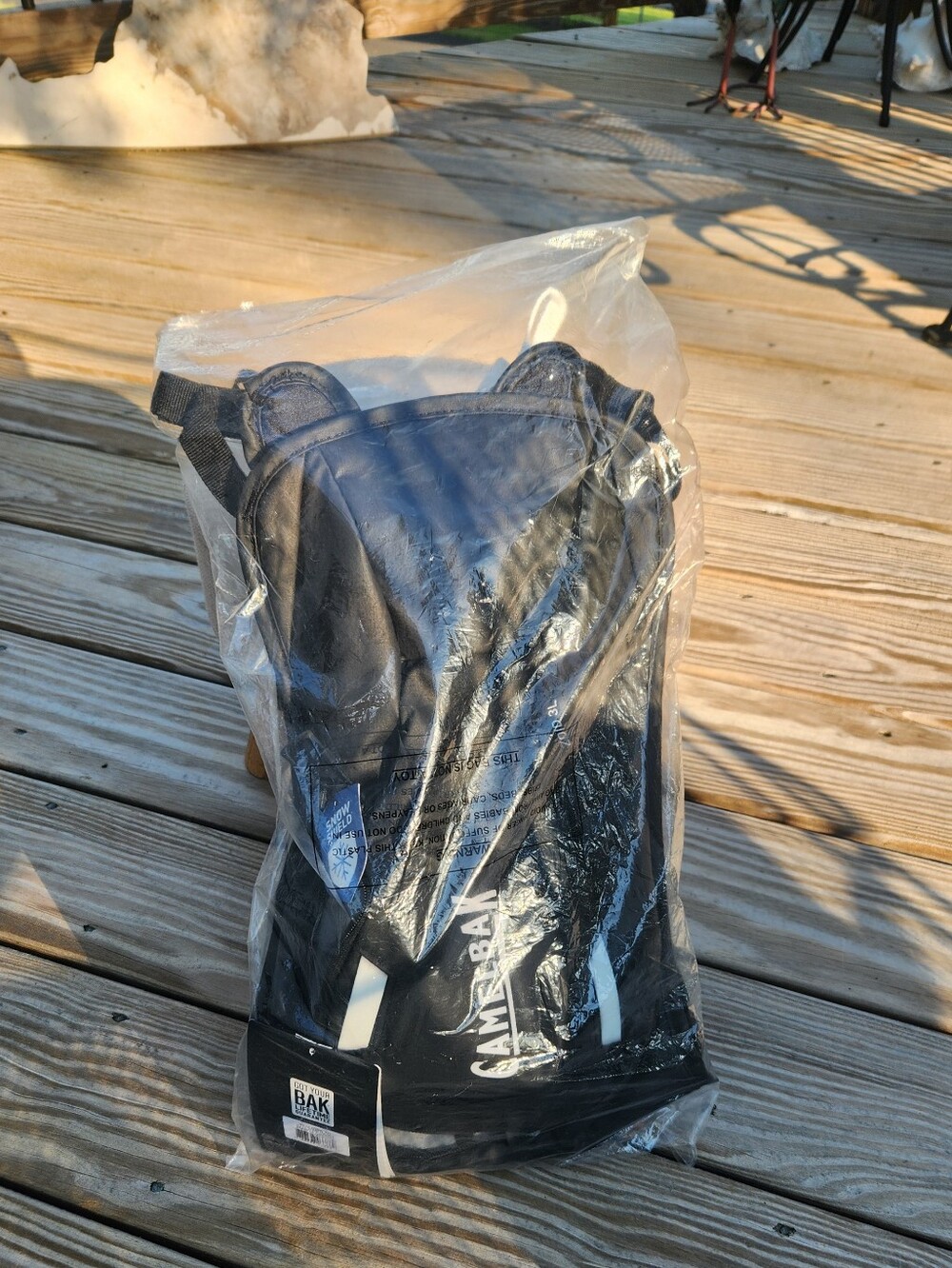 CamelBak Black Hydration Sling Bag for Men Or Women - Picture 8 of 8
